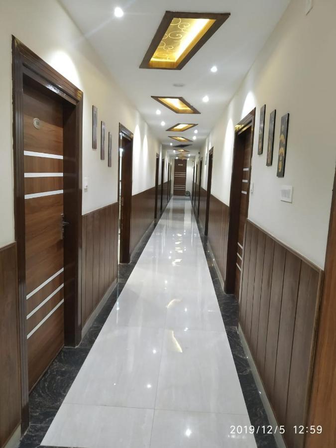 Shri Sai Hotel Āzamgarh Εξωτερικό φωτογραφία