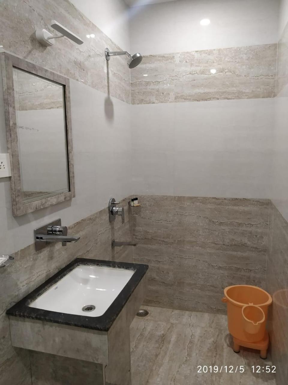 Shri Sai Hotel Āzamgarh Εξωτερικό φωτογραφία